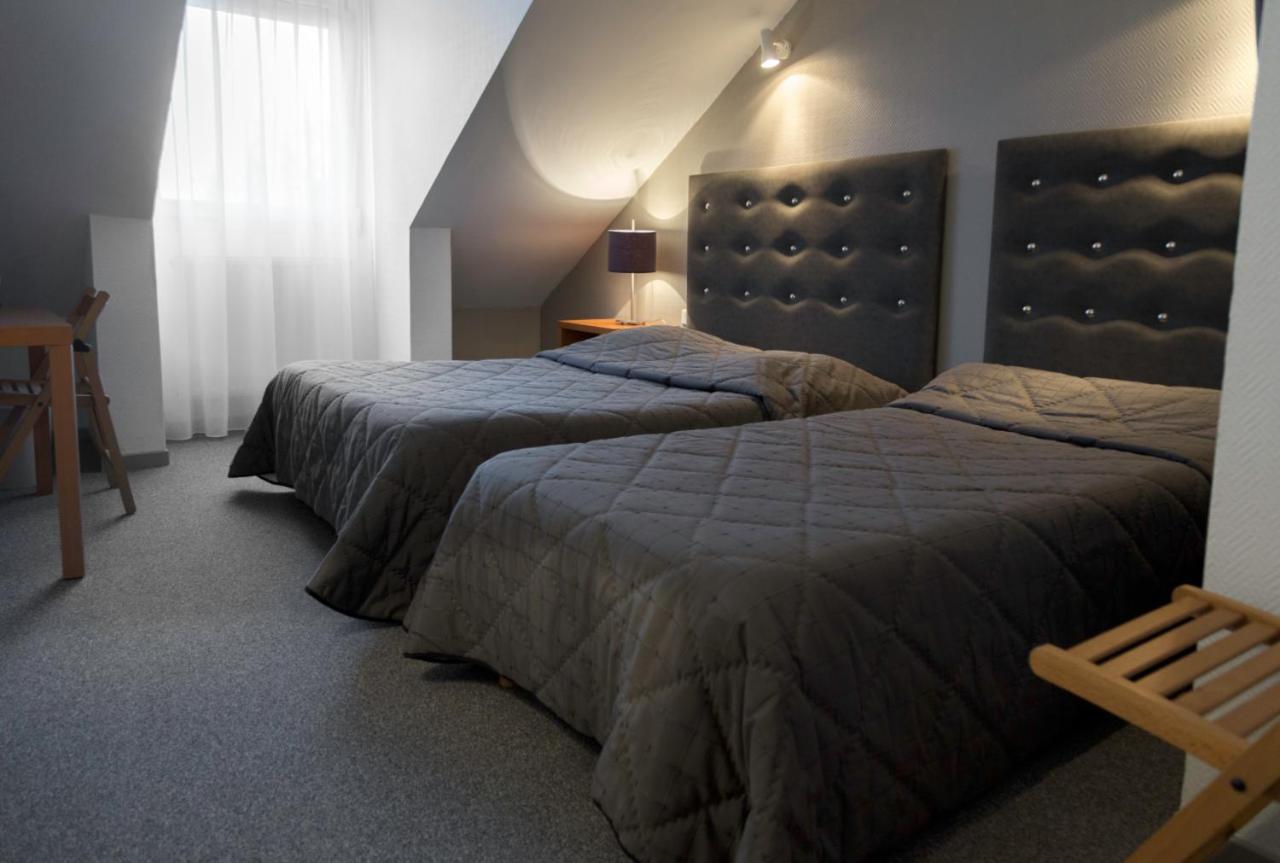 Les Quatre Vents Hotell Muizon Exteriör bild